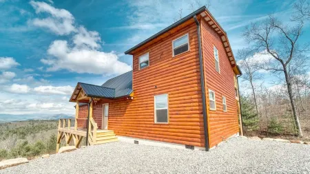 My Mystic Mountain - New Cabin! Hot Tub, 3 fireplaces, Wifi, mins to Hiwassee