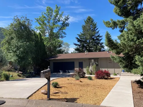 Beautiful family friendly home in the Rattlesnake with outdoor recreation nearby