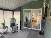 Cottage—house in Green Bay Hotels in Howard