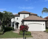 Newly Remodeled Gated Resort Community Home Minutes to Beaches & 5th In Naples