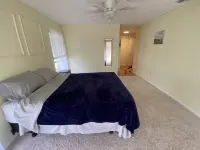 lake side house in the middle of orange country/ Hotels in Sylvan Shores