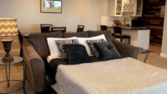 Lakefront Apartment on Beautiful Lake Tapps, Spectacular Views