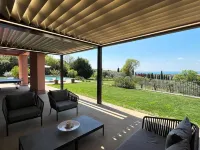 Charming rental villa, magnificent views of Lake Garda, park and private pool