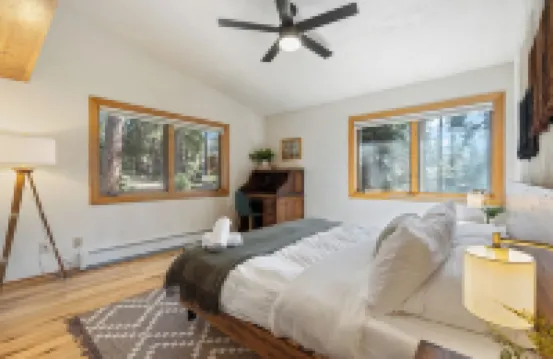 Hot Tub - Game Room - 14 beds - Across from Lake Tahoe