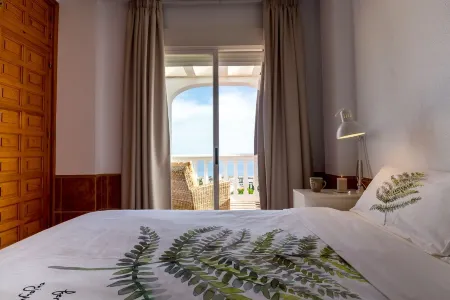 Traditional Spanish Villa With Private Heated Pool And Amazing Views