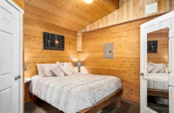 The Studio at Prewett Creek, near Missouri River!!