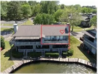 PEACEFUL LAKEFRONT VIEWS WITH COVERED BOAT SLIP Hotels near Lake Hamilton