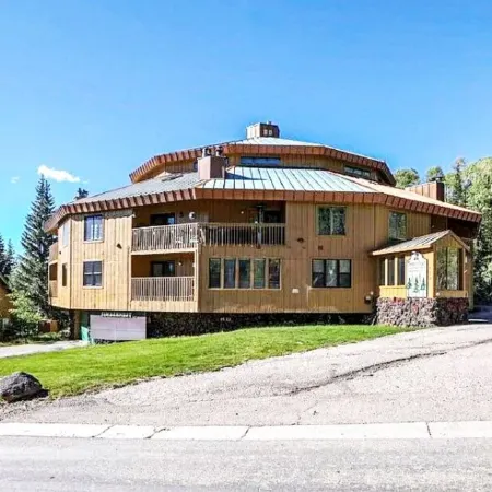 Private BBQ Beautiful & Comfy 1 Bed  on 1st Floor.