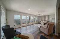 Grand Lake Waterfront home 5 minutes to the boat launch!