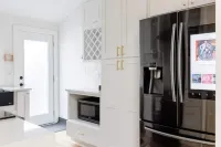 Luxe Modern Hideaway in Downtown Decatur - 1BR 1BA