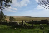 Character Barn, National Park Private courtyard, peaceful, log burner sleeps 4