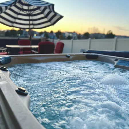Mountain View house with, Jacuzzi, 5 beds 3.5 bath near Airport