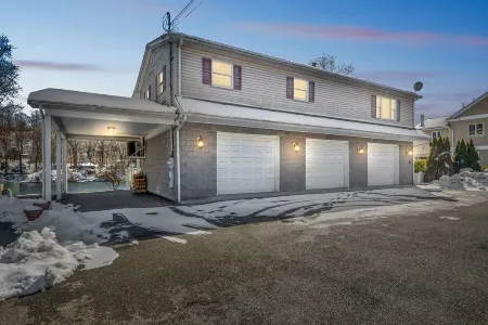 The Riverfront - King Suite/Fire Pit/River Access