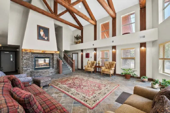 Cozy Fireplace, Hot Tub, & Garage 3 Minutes to Deer Valley East Village & Skiing