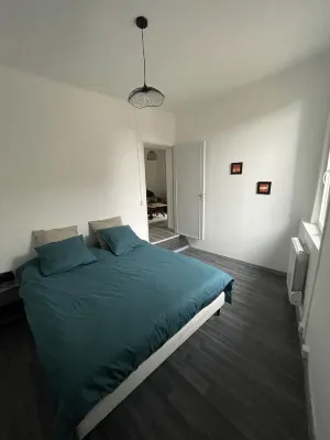 House sleeps 5 in the heart of Toucy