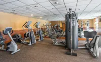 Spacious, top floor, tree views, tastefully remodeled condo, in The Village