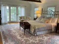 Beautiful Historic Home Hotels in Little Compton