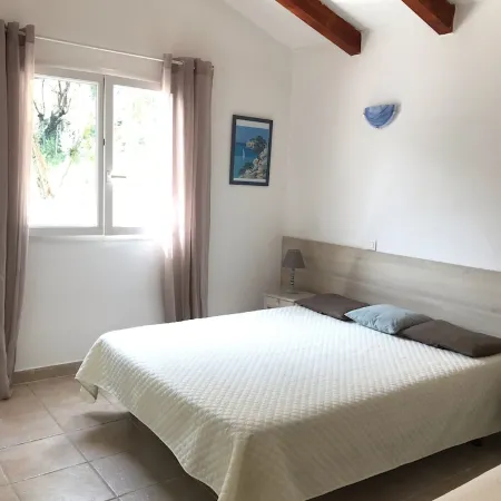 Villa near Porto-Vecchio private heated pool <br>6 km from the sea