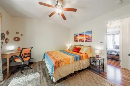 Well appointed condo close to trails with pool and hot tub. Enjoy the views