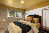 Casa Bruna creekside home in the heart of the Gorge Hotels in Carson