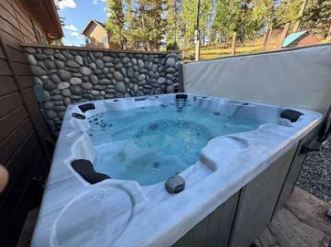 6 Bedroom Cabin w/Galactic Lake View, Hot Tub, WiFi, Family Adventures and MORE!