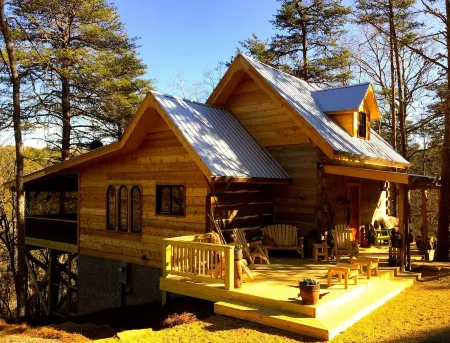 2BR/2Bath1800's Original Secluded Romantic River Mountain Cabin Therapy Hottub
