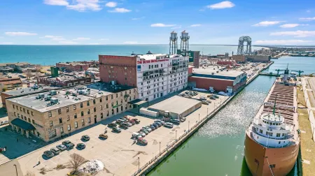Lake Superior Loft - Sleeps 10, Heart of Canal Park, Lake Superior View
