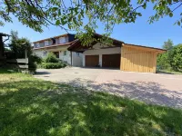 Idyllic apartment with south-facing balcony & wall box in the countryside - 2.5 km from the island