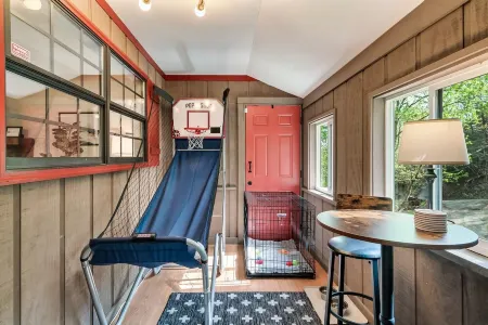 Dog Friendly - Wood Fireplace - Hot Tub - 10 Min to National Park & Ober Mtn Отели рядом с достопримечательностью «Саглендс Вэлли Нейчер Трейл Паркинг»