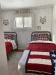Charming Renovated  Cabin with a Cottage vibe.  Thus "The Cabbage"