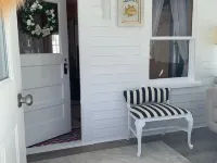 GREAT Newly Renovated  Sebago Lake- short walk to Nason`s beach🏠🏖🚗 Hotels in Sebago