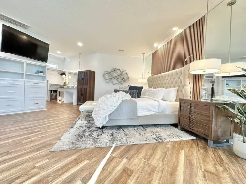 Escape to “Studio A Lake, Pool, Splash Pad, Hot Tub, Kayaks, Fire Pit, Etc