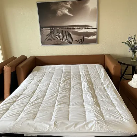 Fully updated 1 bedroom Oceanfront luxury Condo that sleeps 6