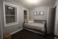 Head above Water - Downtown Chillicothe Hotels in Chillicothe