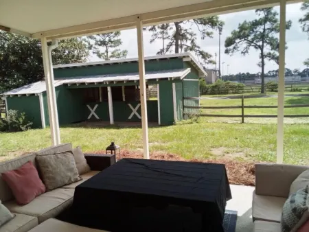 Cozy 3 bedroom, 2 bathroom home by the beach. Отели в г. Наварр