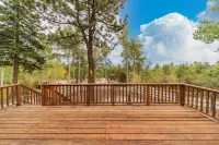 Rustic Cabin, Amazing  Views of the Mountains, with sled hill - STR 2022-092