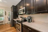 Be our guest-3-bedroom house in a great location!