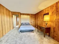 Sleeps 8. 3 Bedroom 2 Bath Better Than Any Motel.