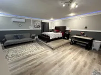 Cozy Studio Generac Backup Powered Equipped with Washer&Dryer. Hablo Espanol