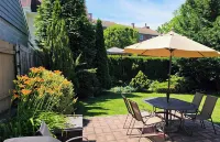 Quaint duplex with private yard. Walk to beach, dining, & shopping! Hotel dekat The Brant Foundation Art Study Center