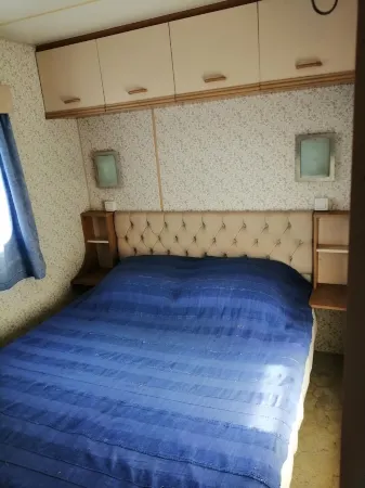 MOBIL HOME 27 M2 + TERRACE 4 to 6 pers. in private property Отели в г. Безье