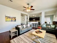 5BD/2.5BA HAWAIIAN OASIS IN THE WOODLANDS - ALOHA!