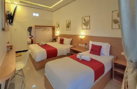 紅多茲酒店-近佩雷英國村