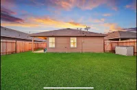 Amazing & Modern 3BR, 2BA Home near IAH, DT 월마트 수퍼센터 주변 호텔