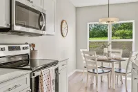 Central Cedar Falls Townhome - Family Friendly!