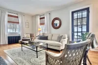 Cozy in the hills of Cape Litchfield