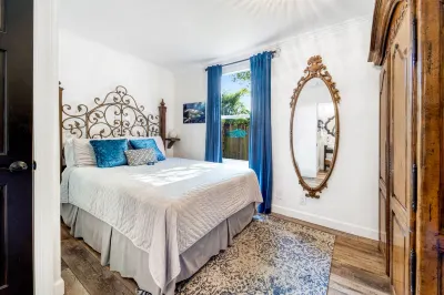 Private Oasis • 1 Mile to Beach • Heated Pool