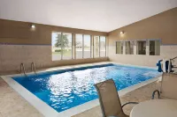 Super 8 by Wyndham Joliet I-55 N/Chicago - piscina