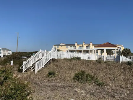 ~Carolina Tides~ Ocean View, Pier, Pool, Steps to the Beach and Restaurants!