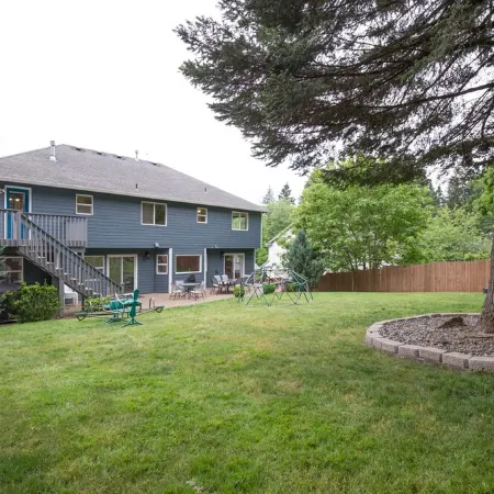 Battle Ground Vacation Home near Battle Ground Village
